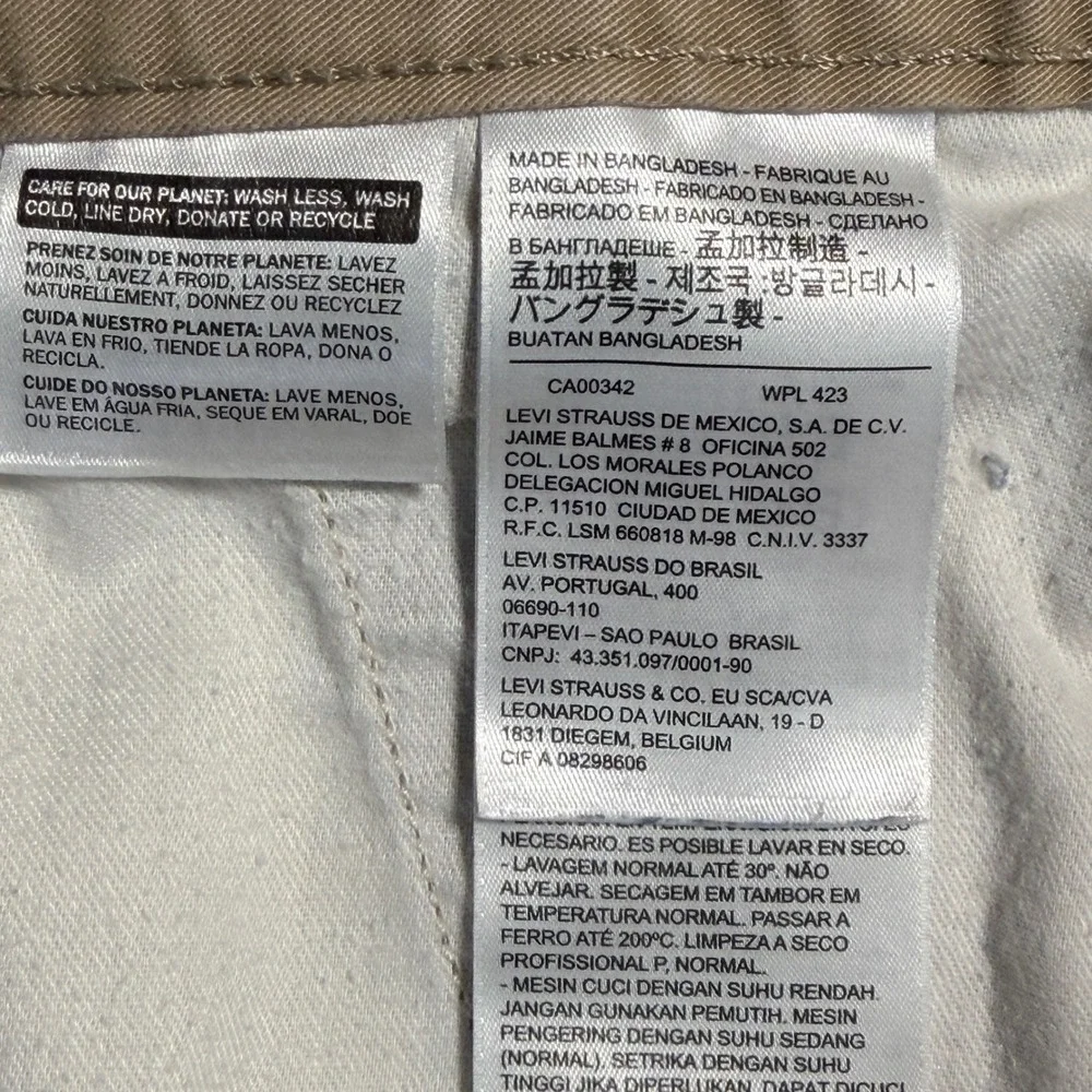 Levi Strauss Mens Cargo Shorts Tan Khaki Cotton Twill 6-Pocket Size 36 x9 Inseam